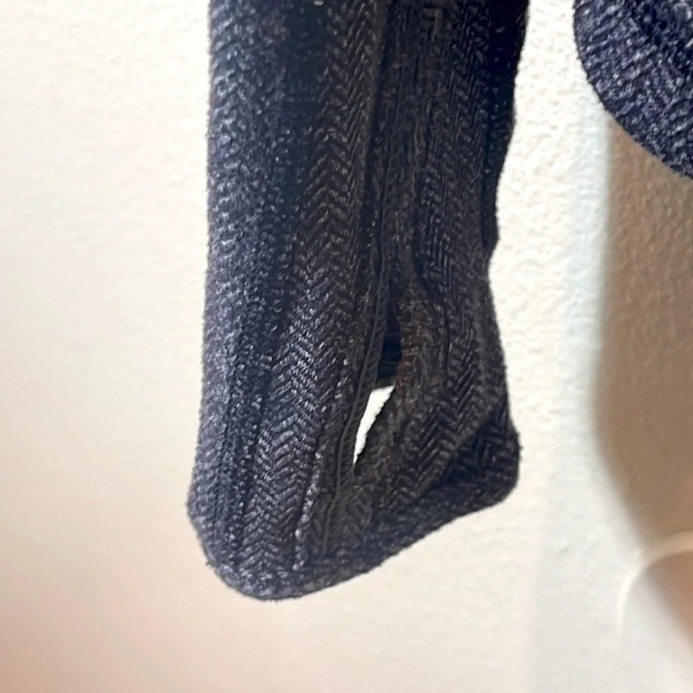 Lululemon Run: U-Turn Pullover Black / Heathered Coal size 8 - Picture 5 of 9